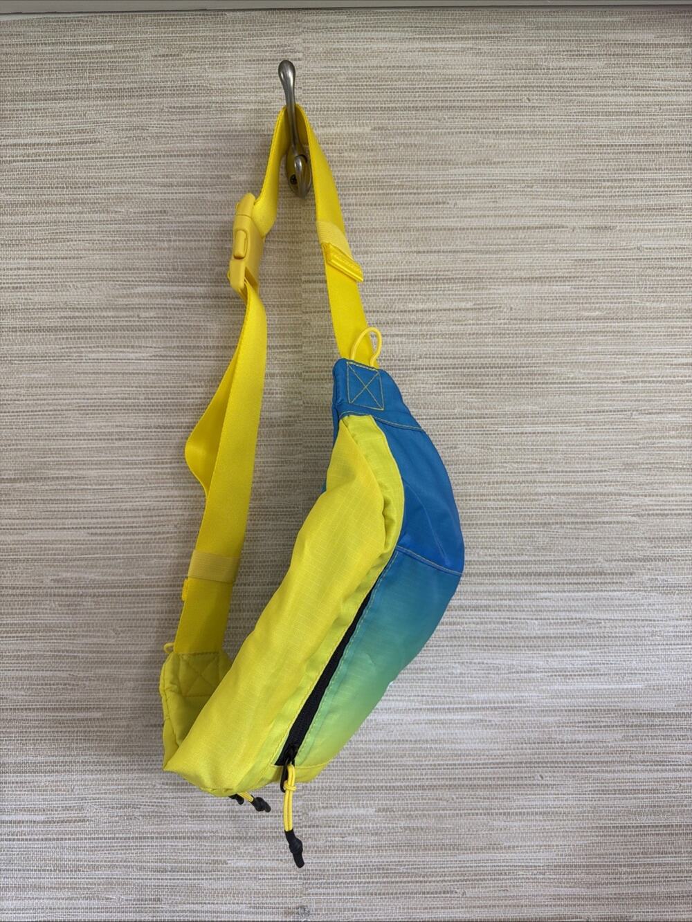 Hoka Running Belt Bag Fly Human Fly Waist Fanny Pack Blue Yellow Ombre NWOT